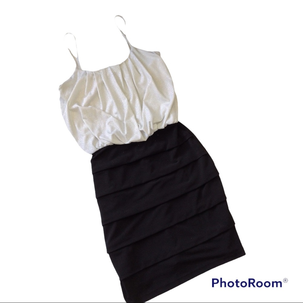 Metallic Silver White & Black Dress Size S